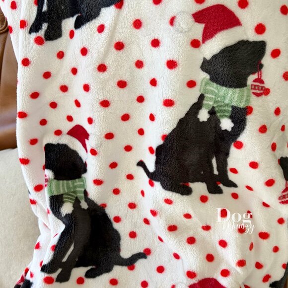 Pickle and Dot Labrador Polka Dot Throw - Picture 3 of 4